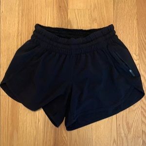 Lulu tracker shorts size 6